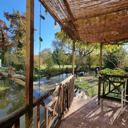 הוילה באוג'ה La Roulotte Du Moulin De Palet מראה חיצוני תמונה